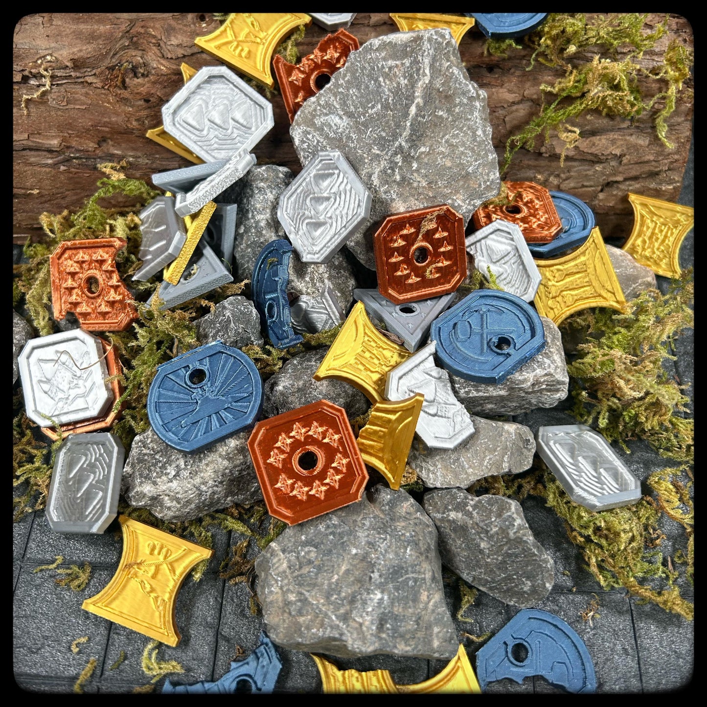DnD Coin set. 3D printed – perfect DnD accessory or DnD Gift idea in 5 different colors, Gold, Silver, Platinum, Electrum and Copper - HouseofBlackGames