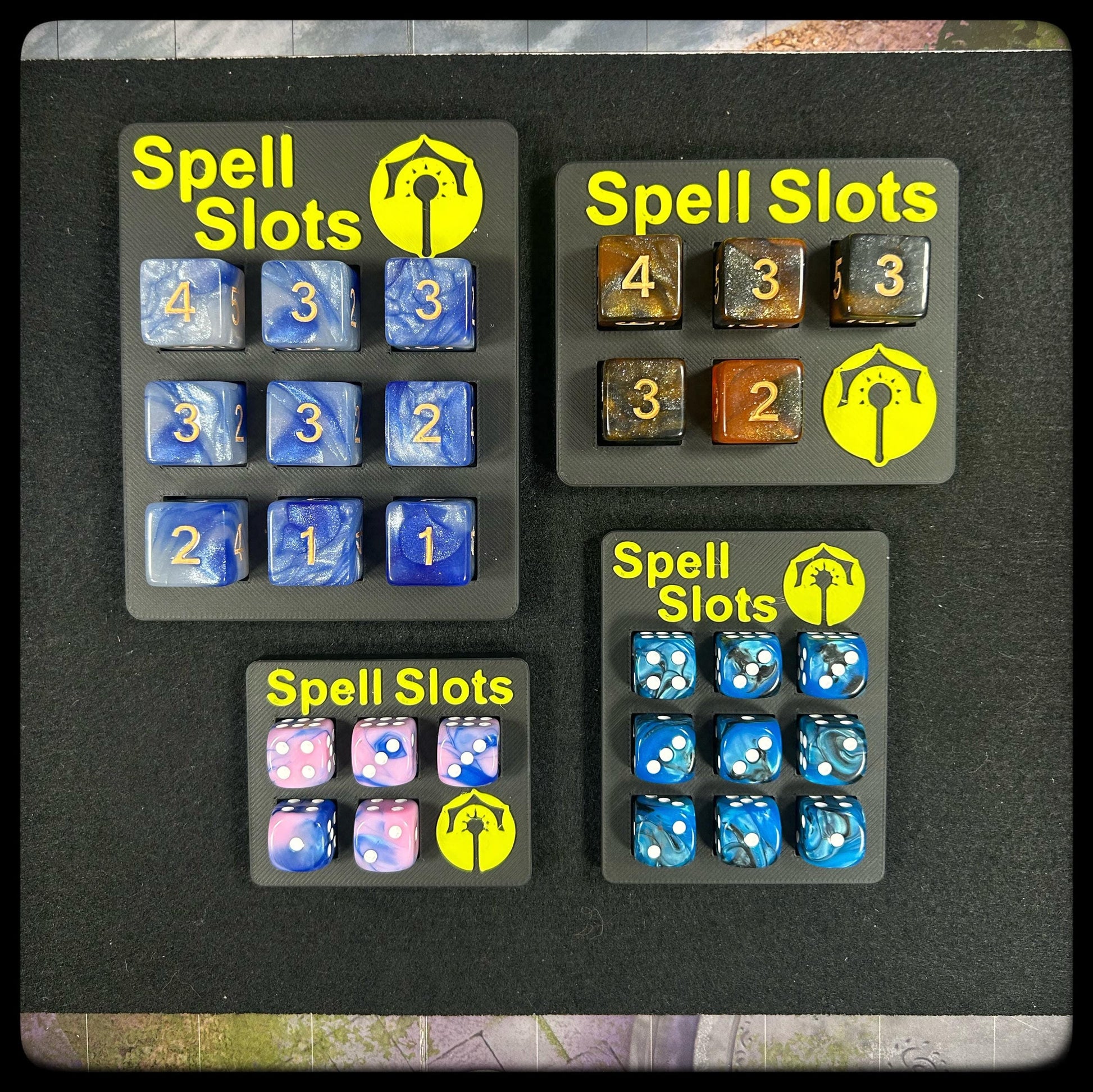 DnD Cleric Spell Tracker & D6 Dice – 3D Printed. DnD Accessory and Dnd Gift idea. Holds D6 Dice. Full or half caster size. - HouseofBlackGames